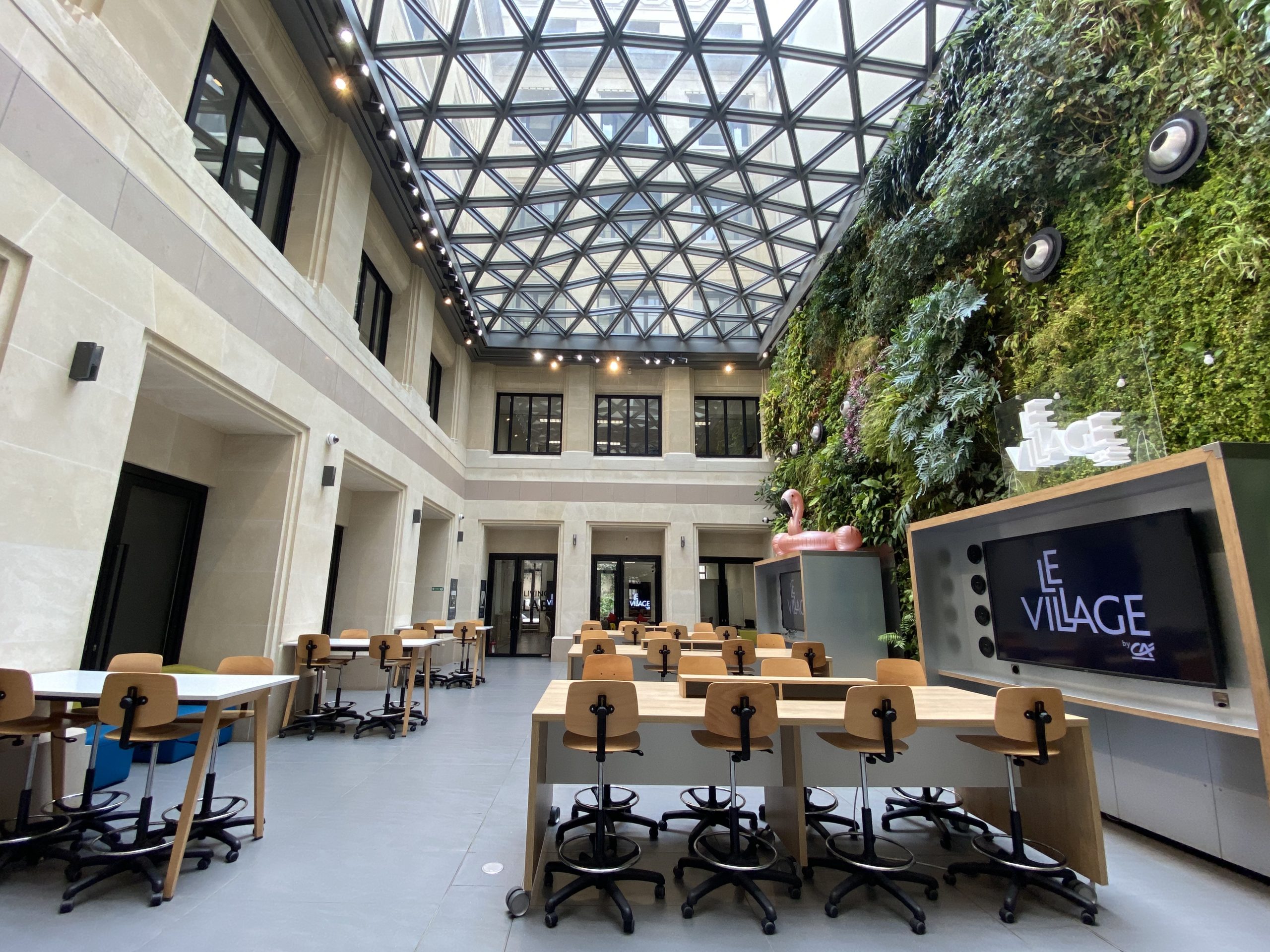 Le Village by CA Paris — espaces de coworking et de rencontre